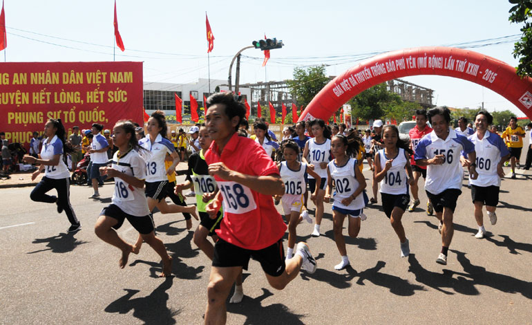 Cự ly 2km dành cho các nhà báo: Chạy khỏe để làm báo tốt hơn